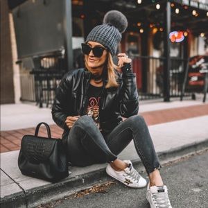 NWOT Kyi Kyi Classic Faux Fur Black  Beanie